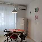 Casa Trieste Fiera باري